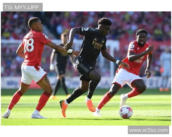 英超赛场激情四溅球星对决引爆球迷热情与期待